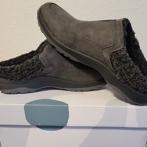 Men's Gray Earth Origin Slip-On Shoes